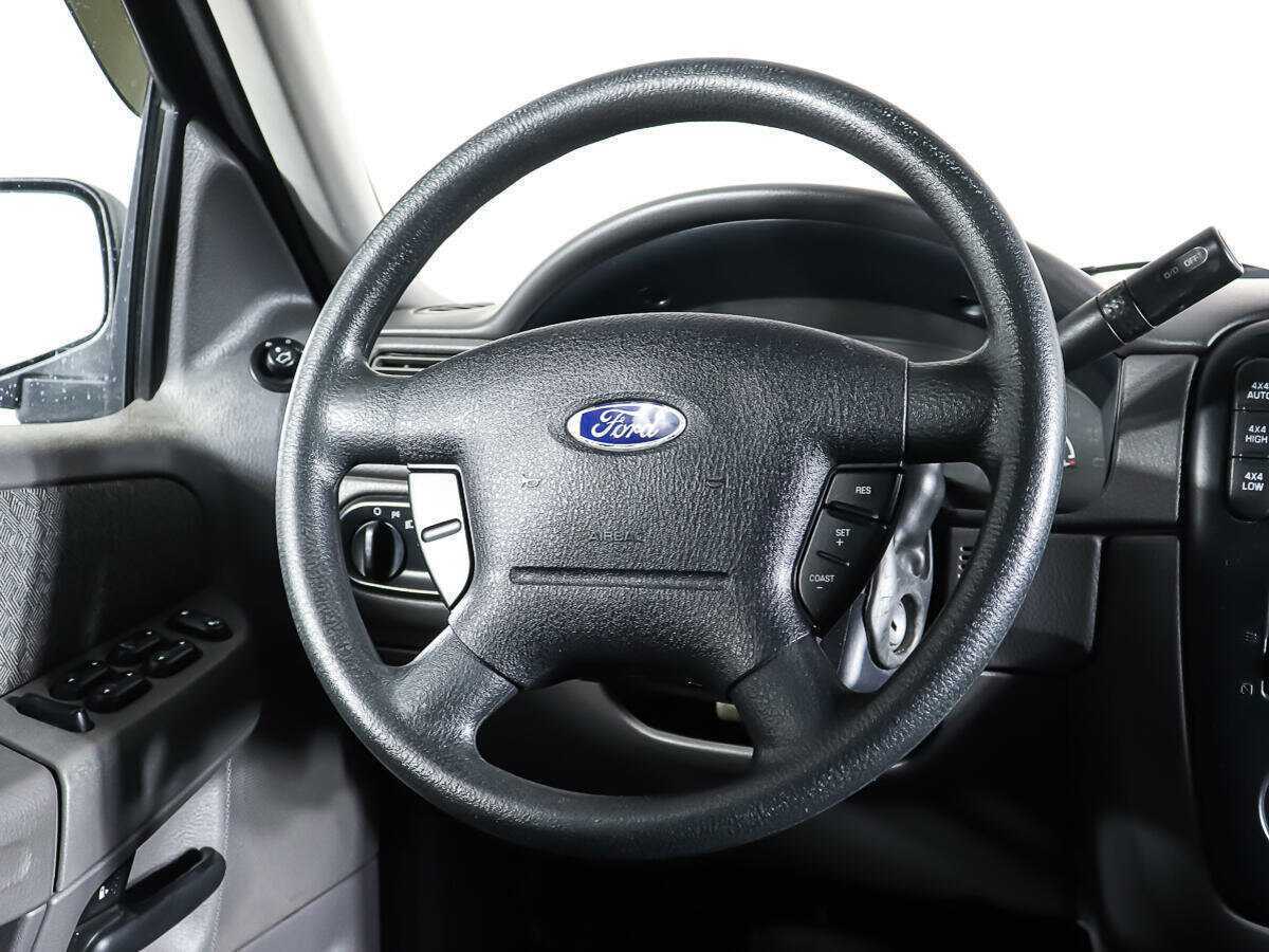 Ford Explorer, 2002 Фото №16
