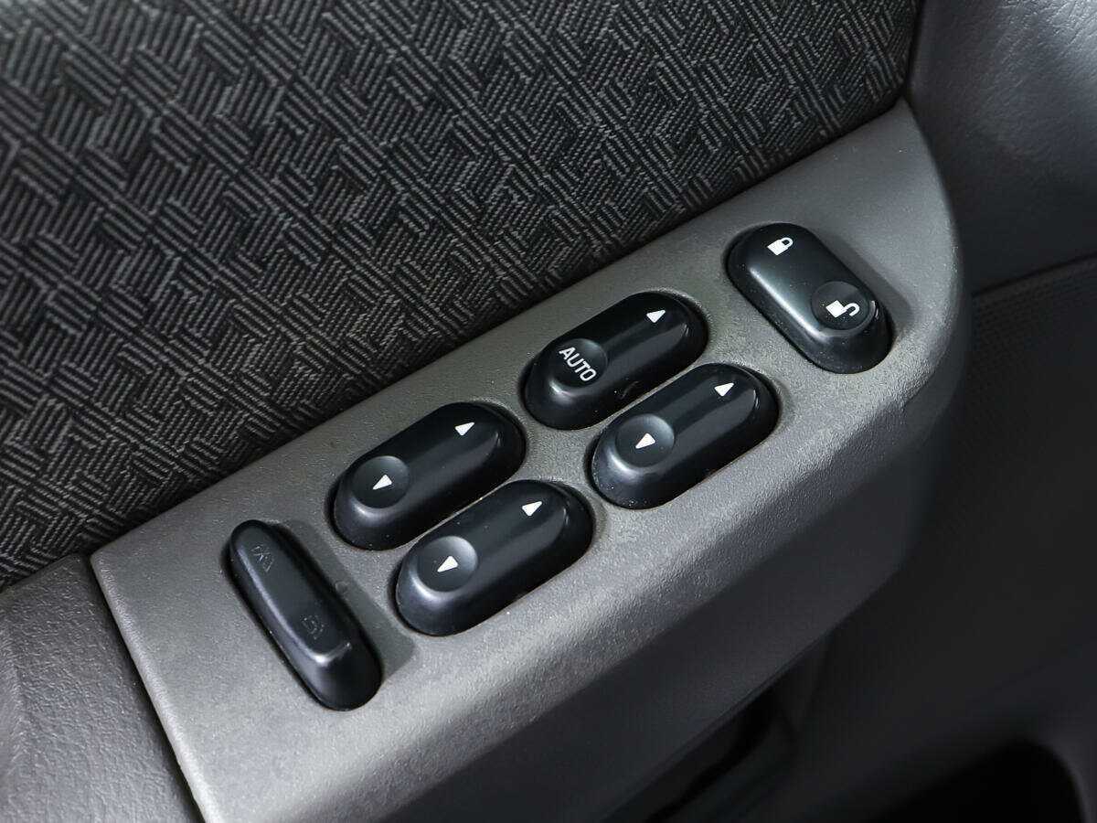 Ford Explorer, 2002 Фото №17
