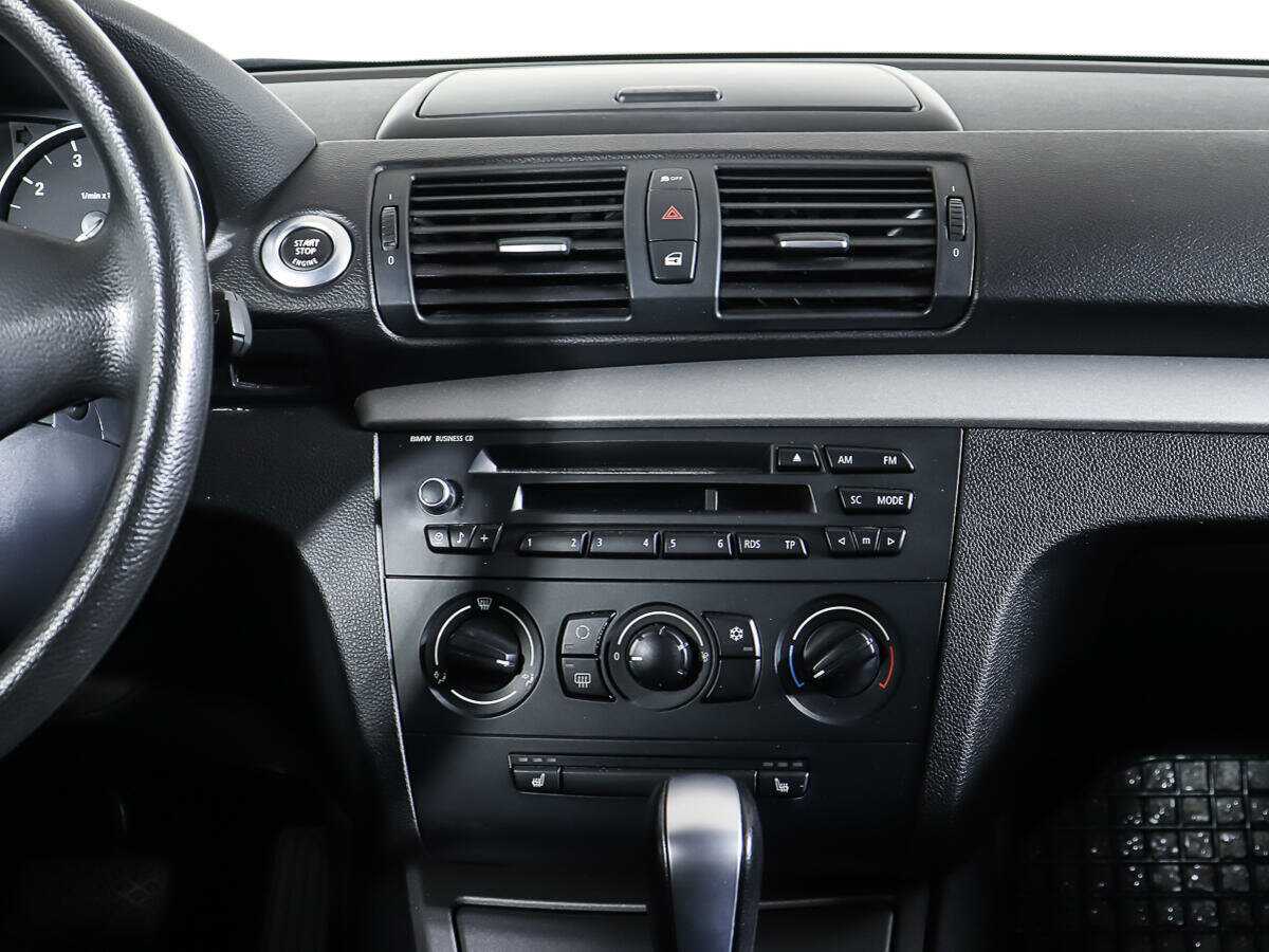 BMW 1 серии 116i, 2011 Фото №14