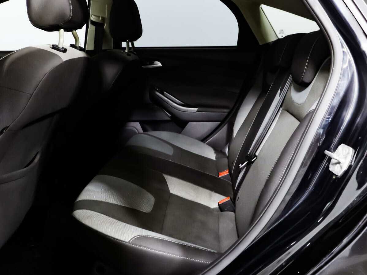 Ford Focus, 2011 Фото №12