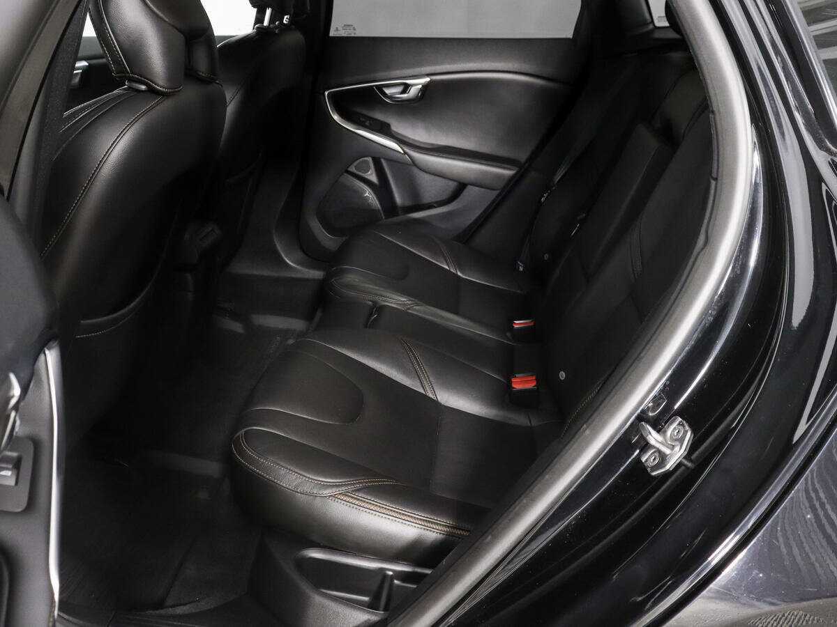 Volvo V40 Cross Country, 2017 Фото №10