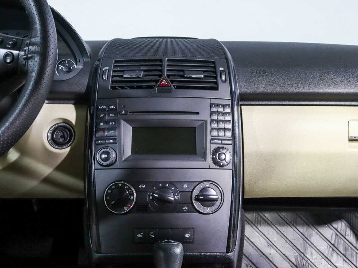 Mercedes-Benz A-Класс 180, 2009 Фото №11