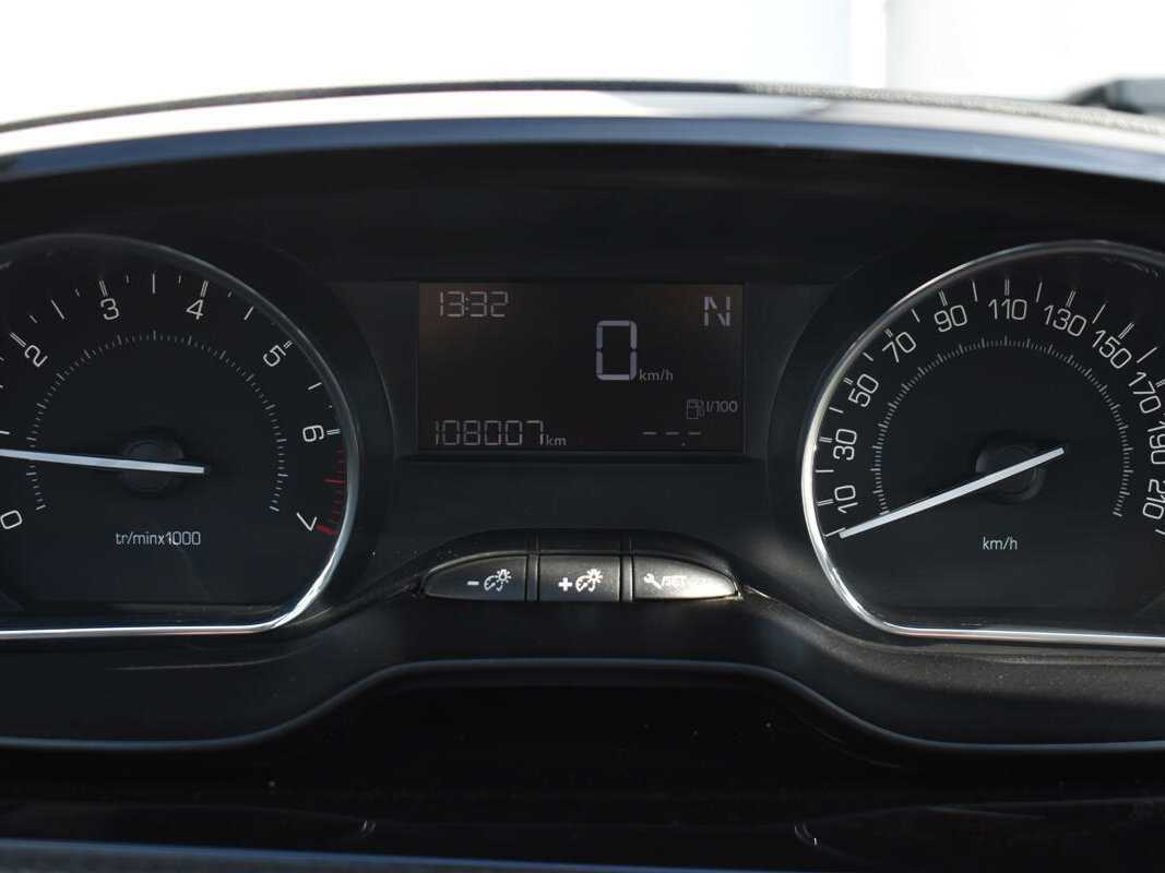 Peugeot 2008, 2014 Фото №11