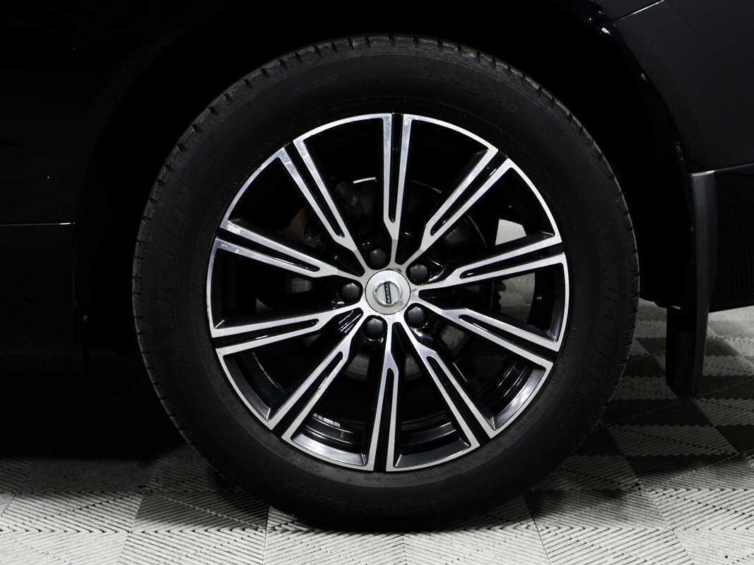 Volvo XC60, 2019 Фото №12