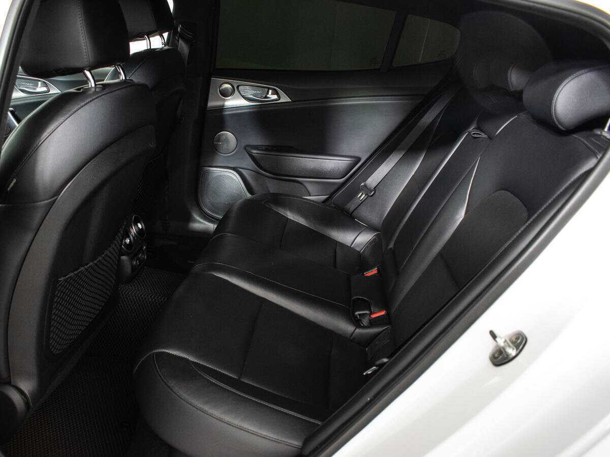 Kia Stinger, 2018 Фото №10