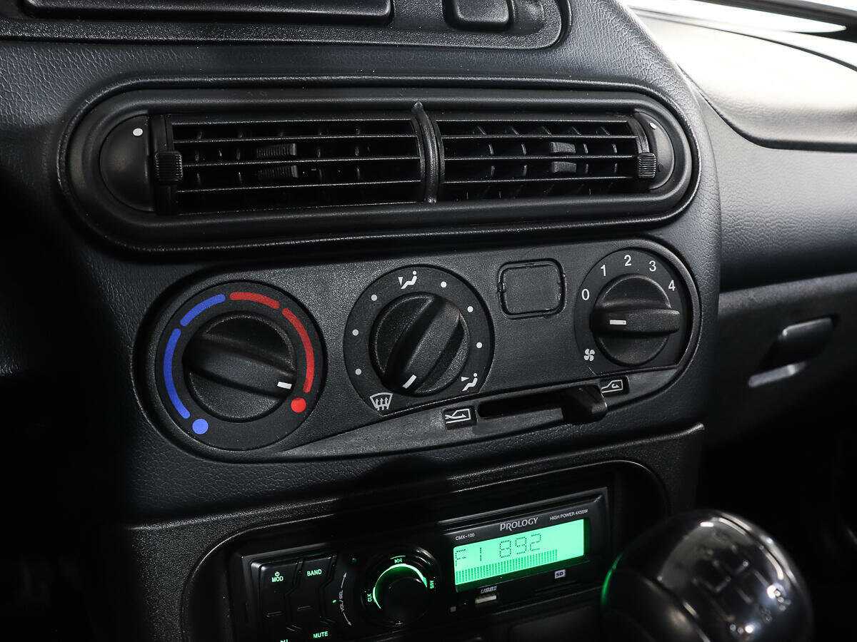 Chevrolet Niva, 2011 Фото №18