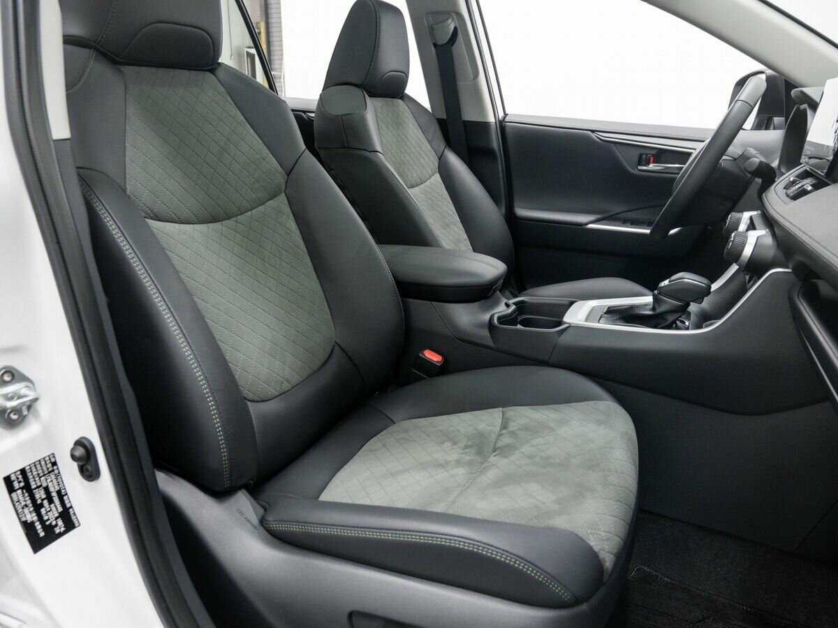 Toyota RAV4, 2023 Фото №11