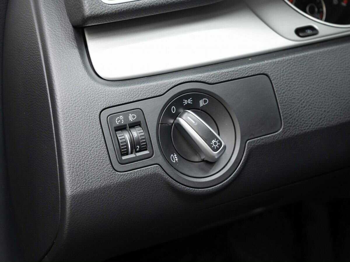 Volkswagen Passat, 2011 Фото №21