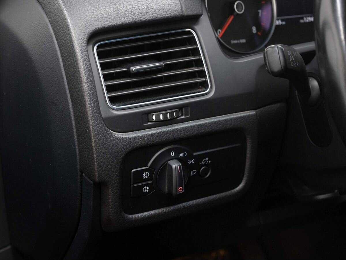 Volkswagen Touareg, 2011 Фото №20