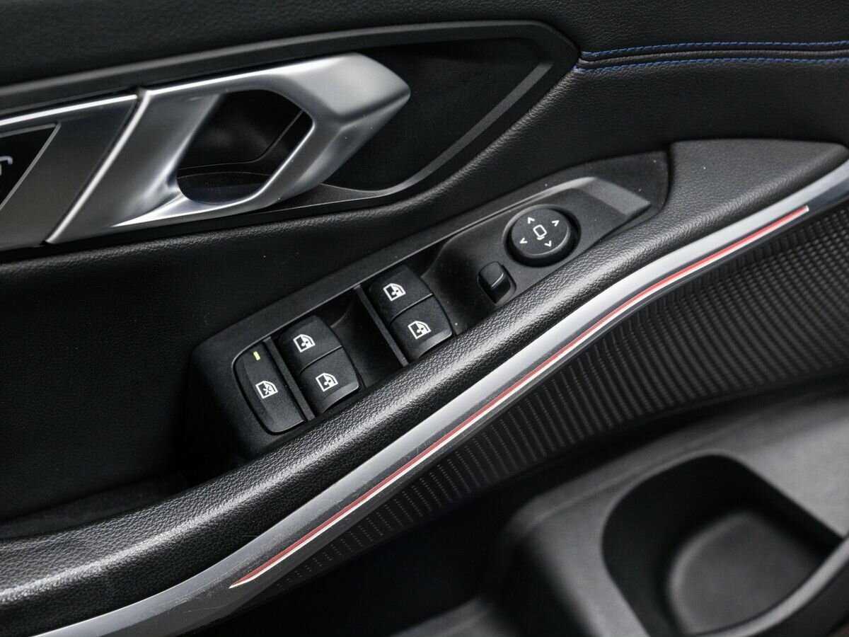 BMW 3 серии 330i, 2019 Фото №11