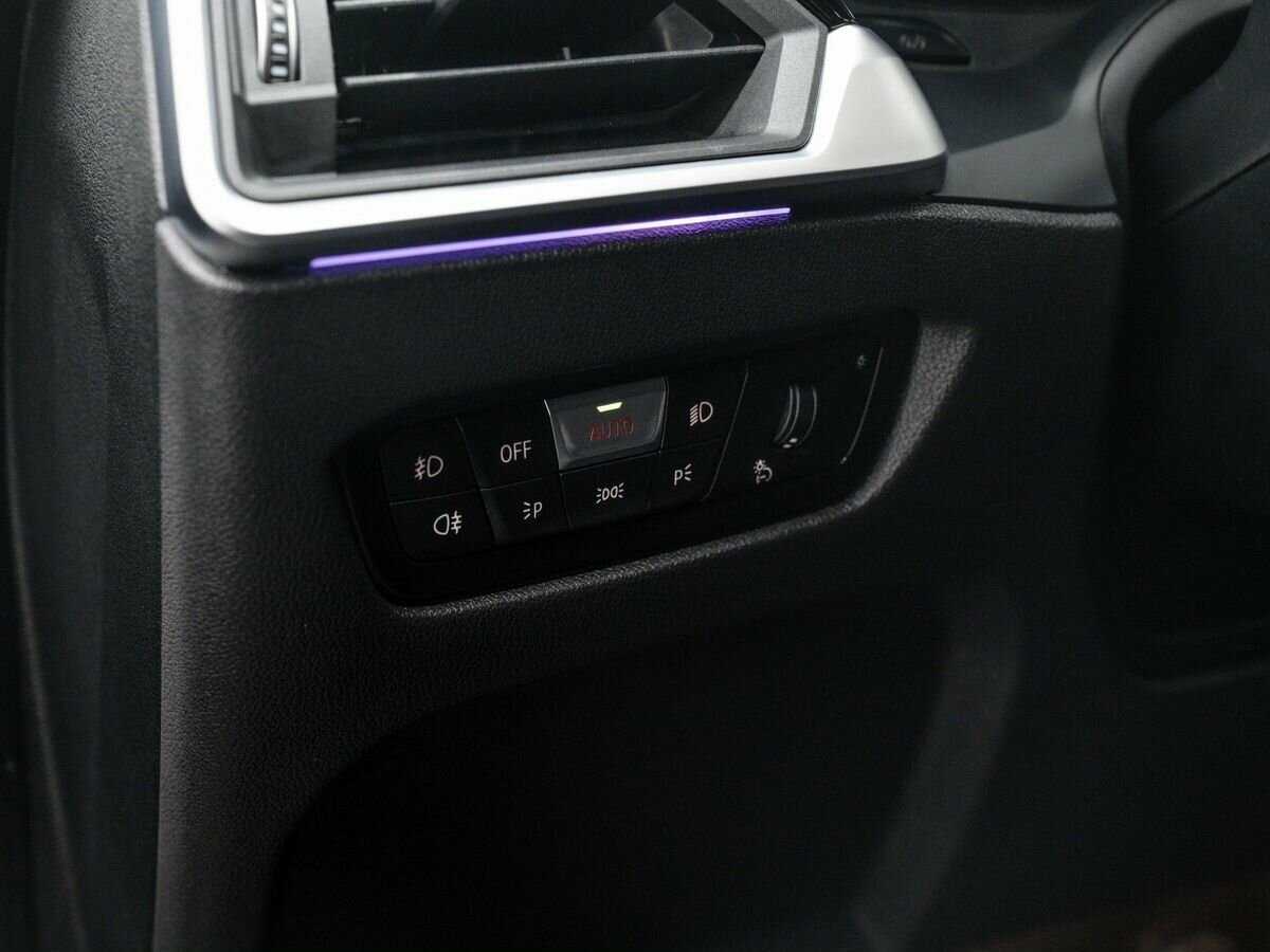 BMW 3 серии 330i, 2019 Фото №12