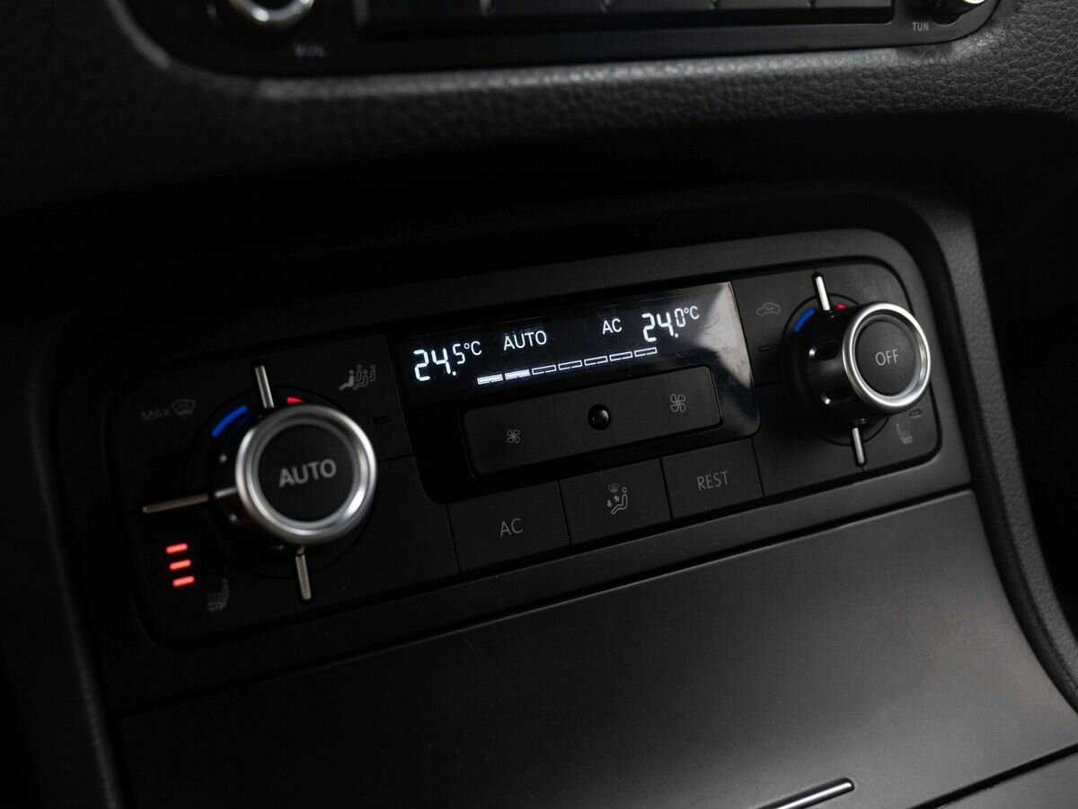 Volkswagen Touareg, 2011 Фото №23