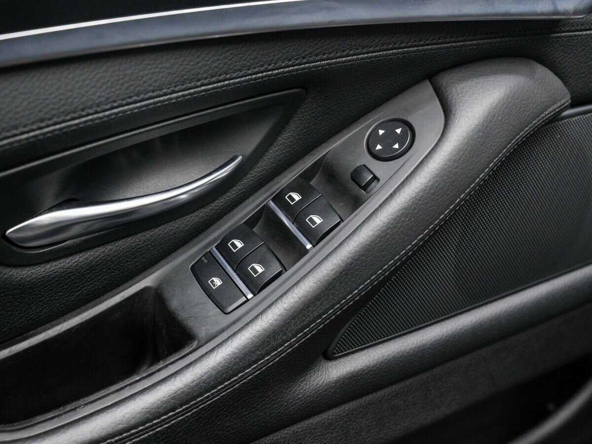 BMW 5 серии 528i, 2011 Фото №15