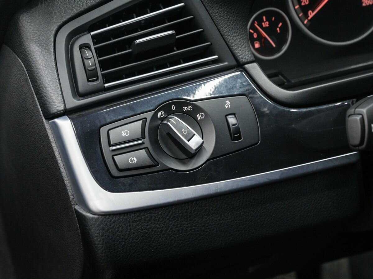 BMW 5 серии 528i, 2011 Фото №16