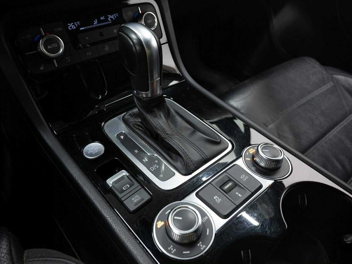 Volkswagen Touareg, 2017 Фото №21