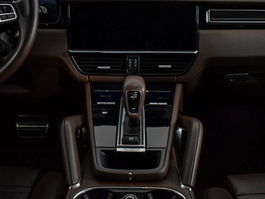 Porsche Cayenne Turbo, 2018 Фото №14