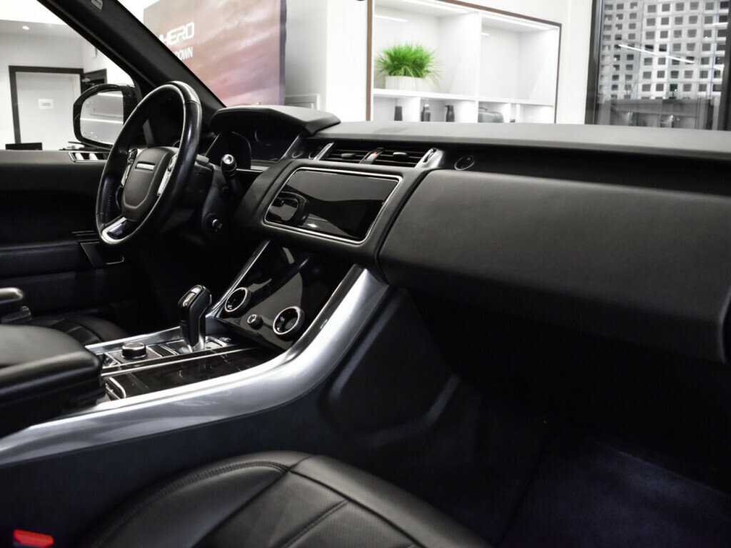 Land Rover Range Rover Sport, 2018 - 82 795 км. | Фото №8