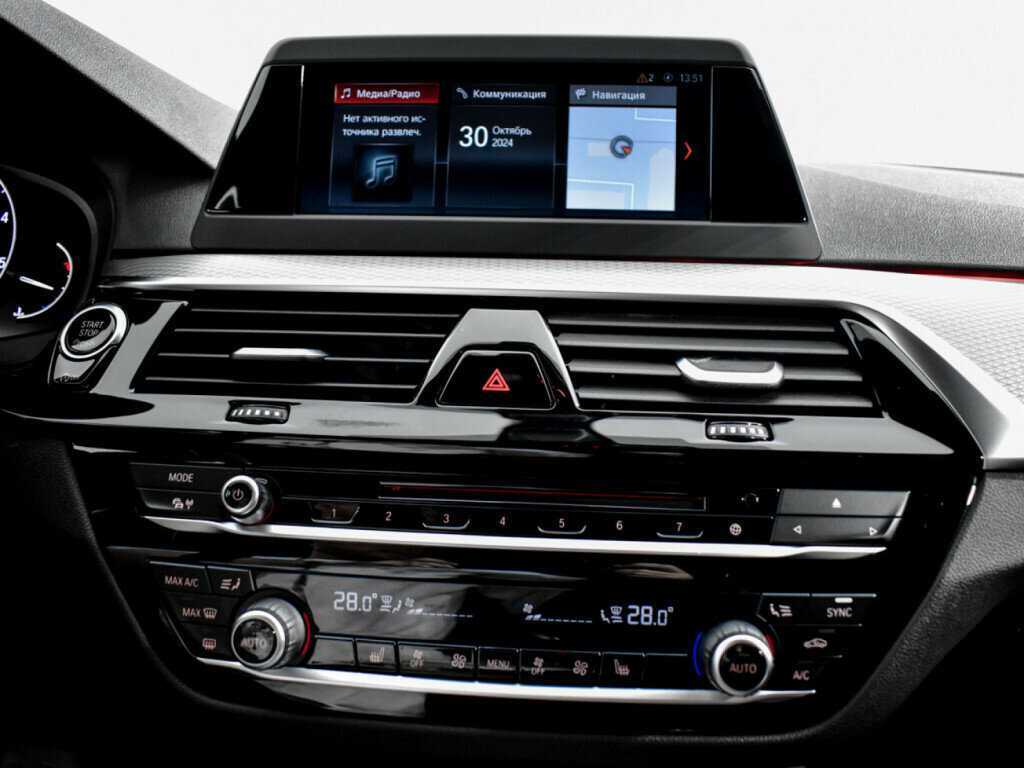 BMW 5 серии 520d xDrive, 2019 Фото №15