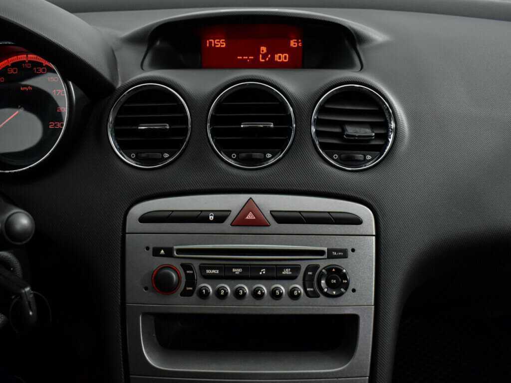 Peugeot 308, 2011 Фото №13