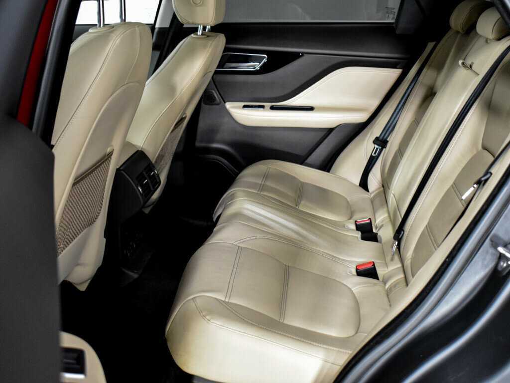 Jaguar F-Pace, 2017 Фото №11