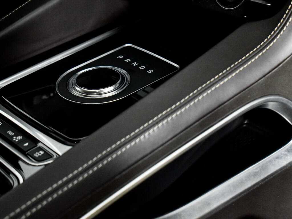 Jaguar F-Pace, 2017 Фото №13