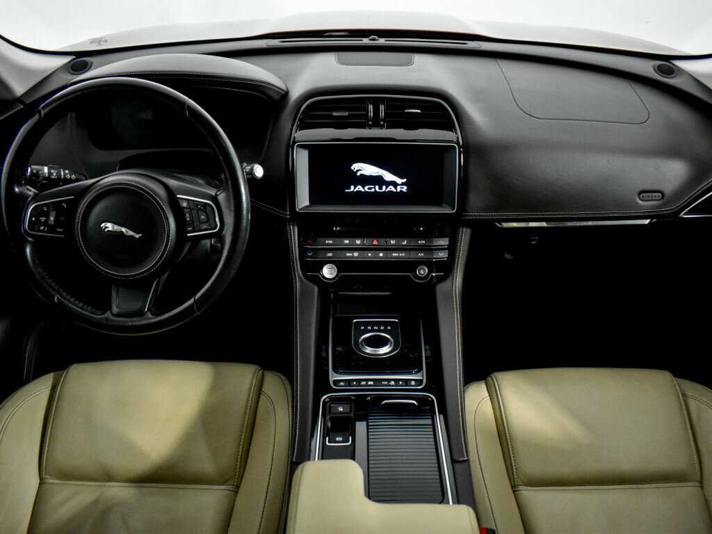 Jaguar F-Pace, 2017 Фото №14