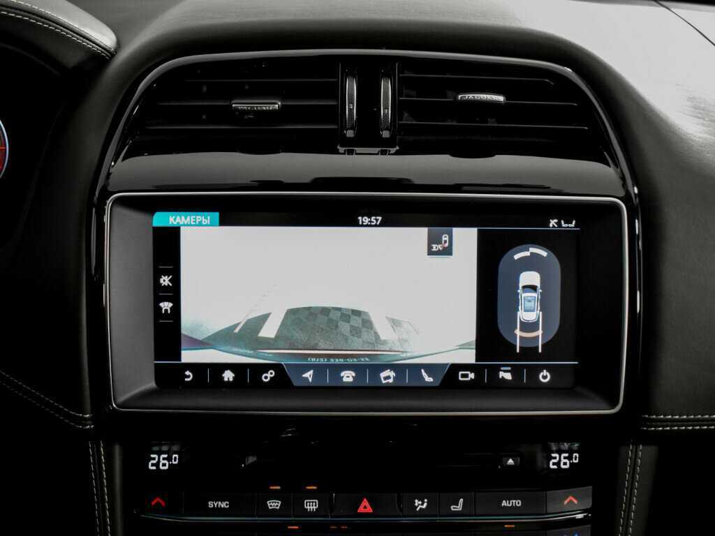 Jaguar F-Pace, 2017 Фото №21