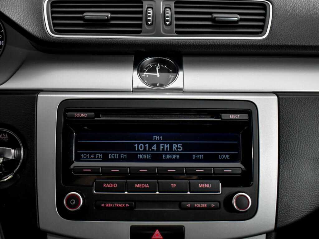 Volkswagen Passat, 2011 Фото №10