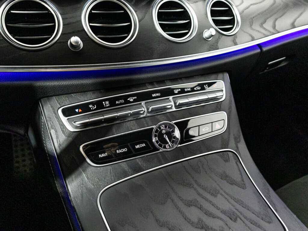 Mercedes-Benz E-Класс 220 d, 2020 Фото №17