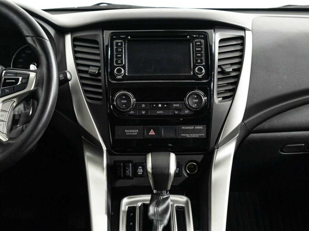 Mitsubishi Pajero Sport, 2016 Фото №14