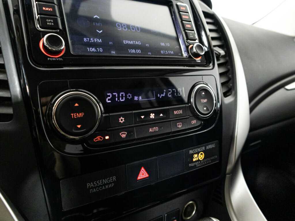 Mitsubishi Pajero Sport, 2016 Фото №19