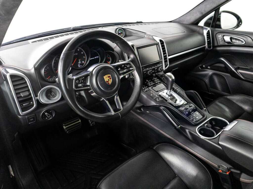 Porsche Cayenne GTS, 2015 Фото №11