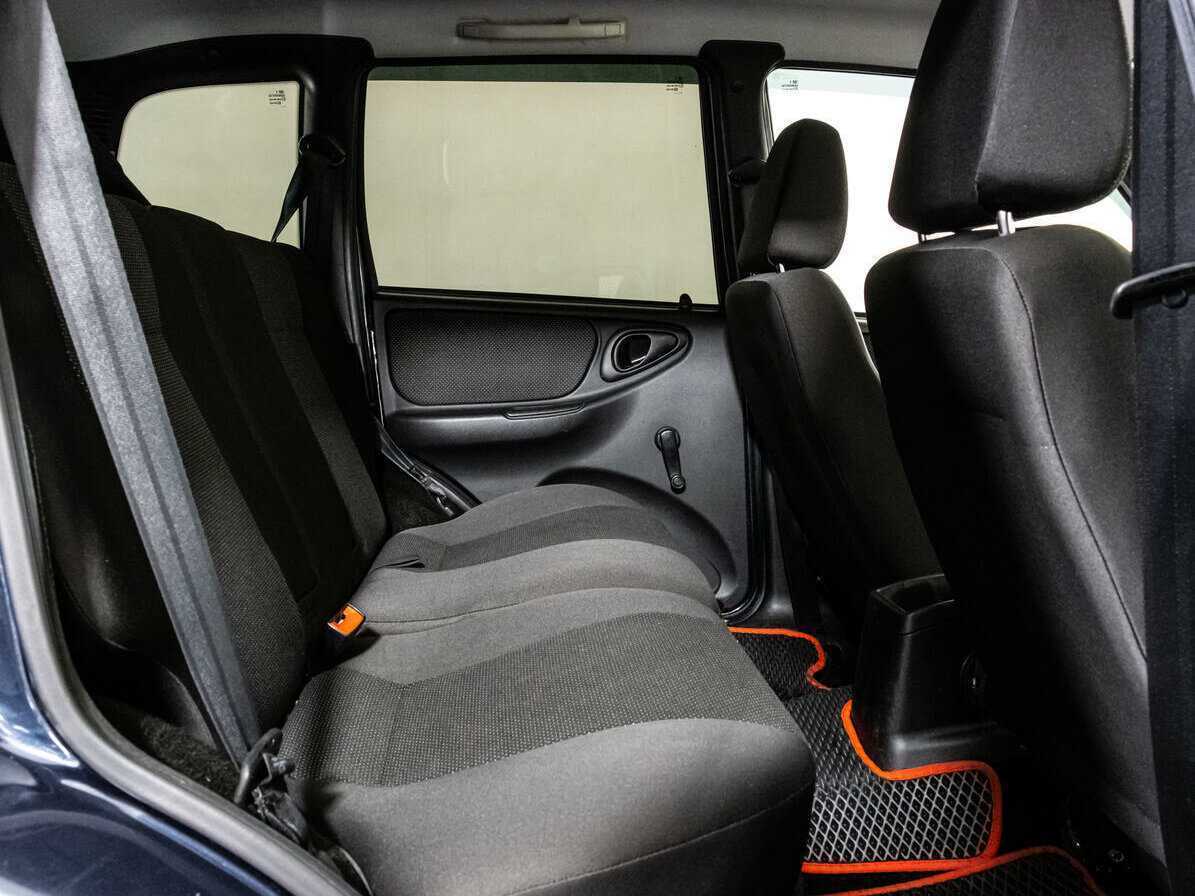 Chevrolet Niva, 2011 Фото №12