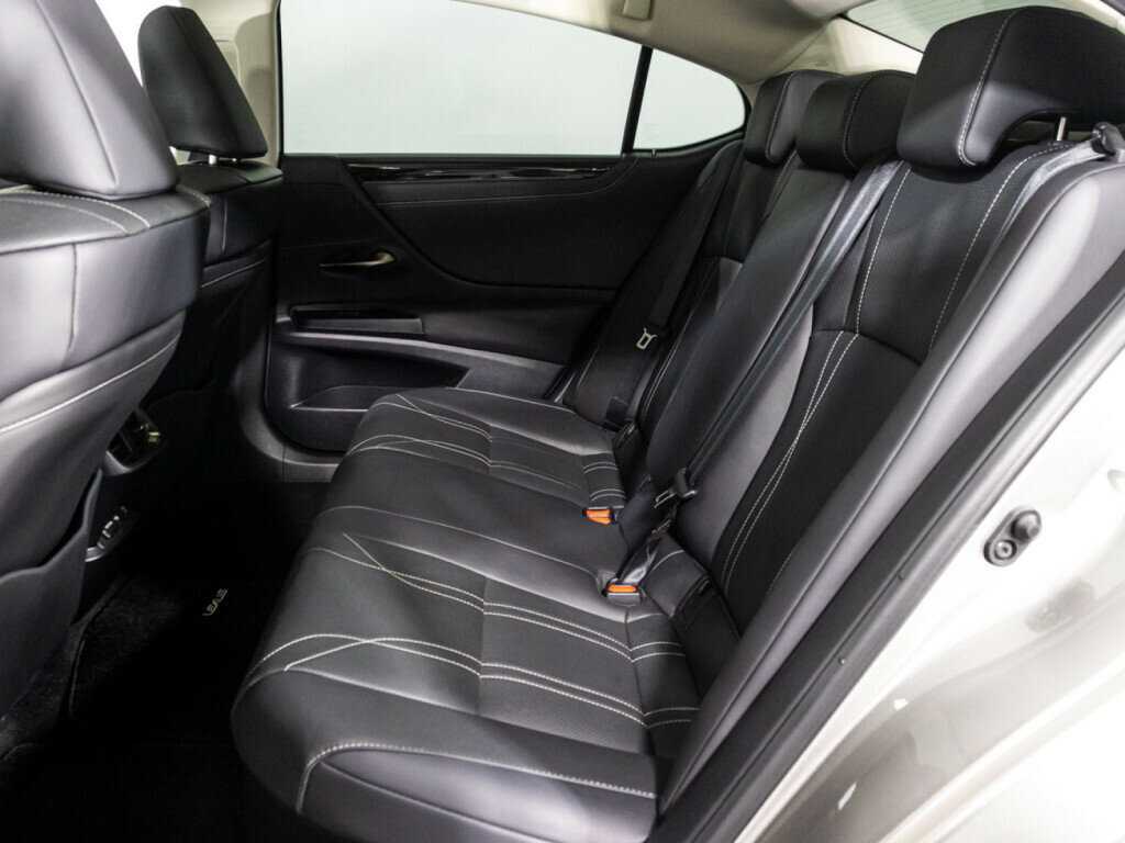 Lexus ES 300h, 2020 Фото №10