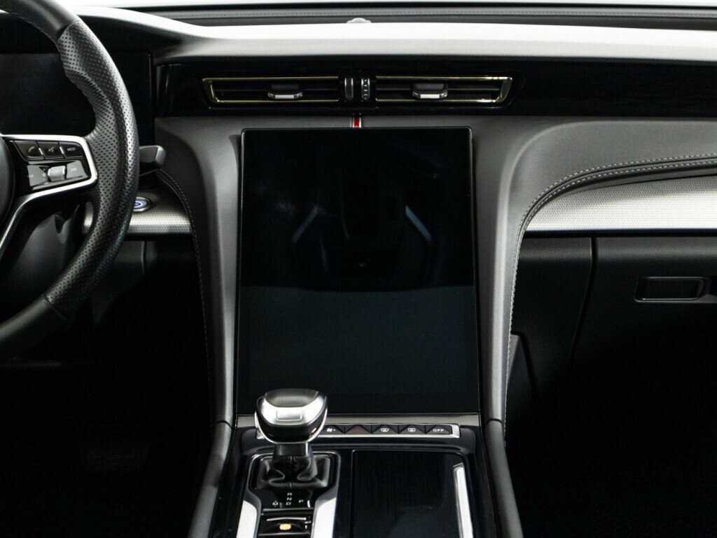 Hongqi H5, 2023 Фото №14