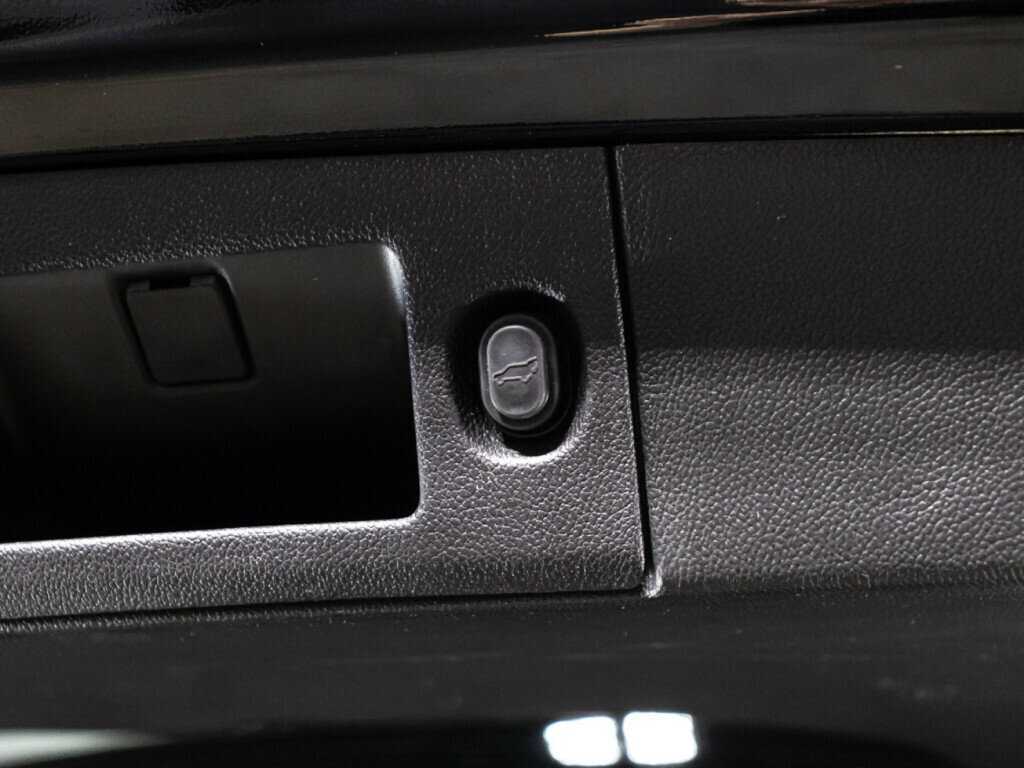 Cadillac Escalade, 2018 Фото №17