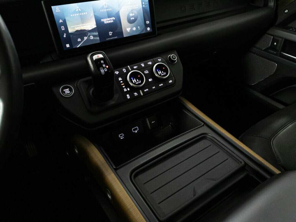 Land Rover Defender 110, 2021 Фото №13