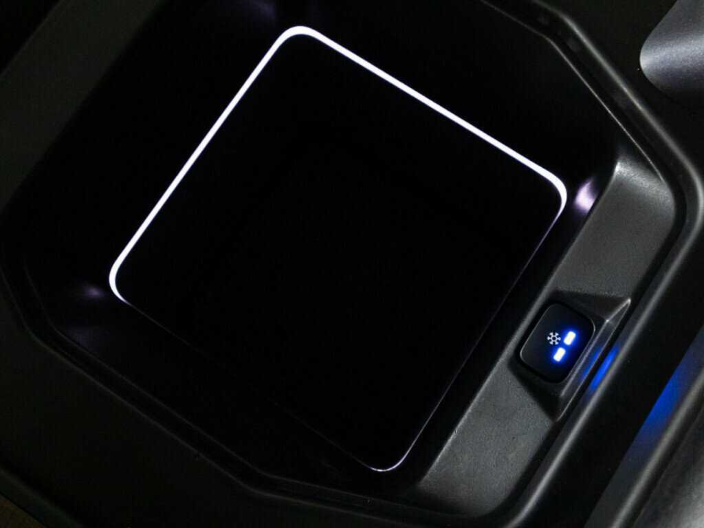 Land Rover Defender 110, 2021 Фото №14