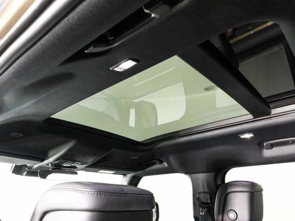 Land Rover Defender 110, 2021 Фото №20