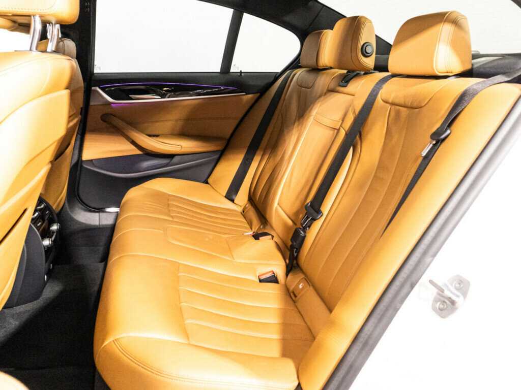 BMW 5 серии 540i, 2019 Фото №10