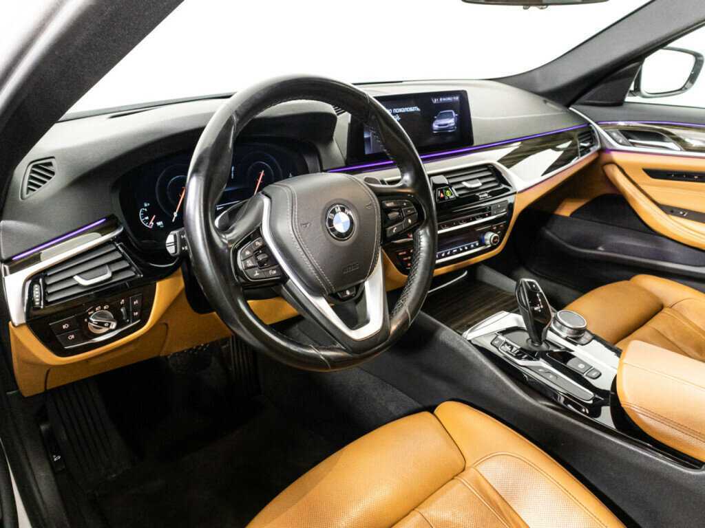BMW 5 серии 540i, 2019 Фото №11