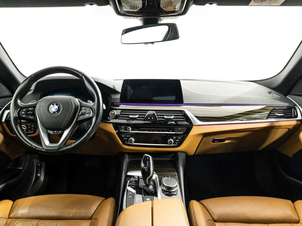 BMW 5 серии 540i, 2019 Фото №13