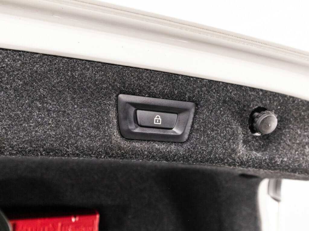 BMW 5 серии 540i, 2019 Фото №15