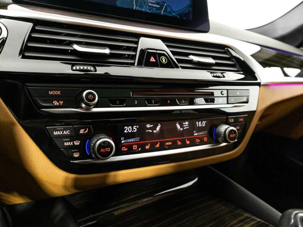 BMW 5 серии 540i, 2019 Фото №18