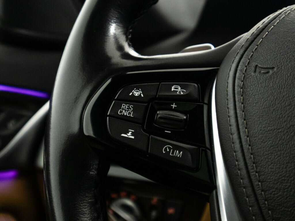 BMW 5 серии 540i, 2019 Фото №26