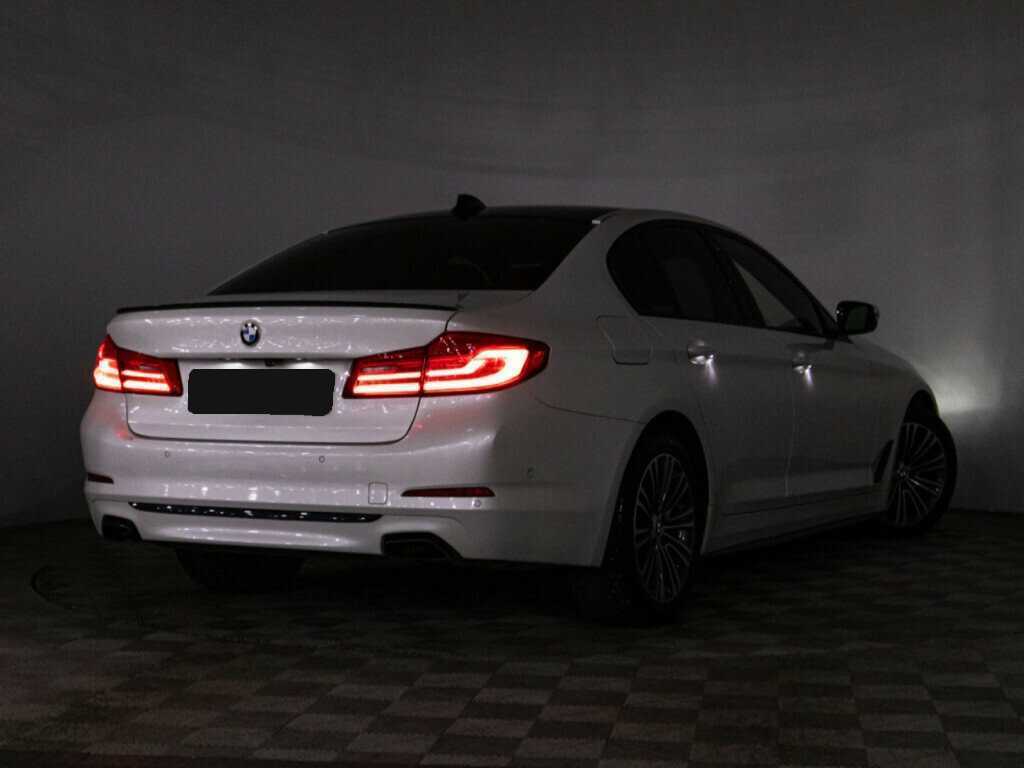 BMW 5 серии 540i, 2019 Фото №28