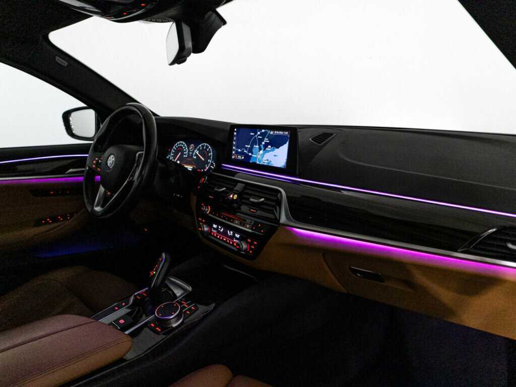 BMW 5 серии 540i, 2019 Фото №32