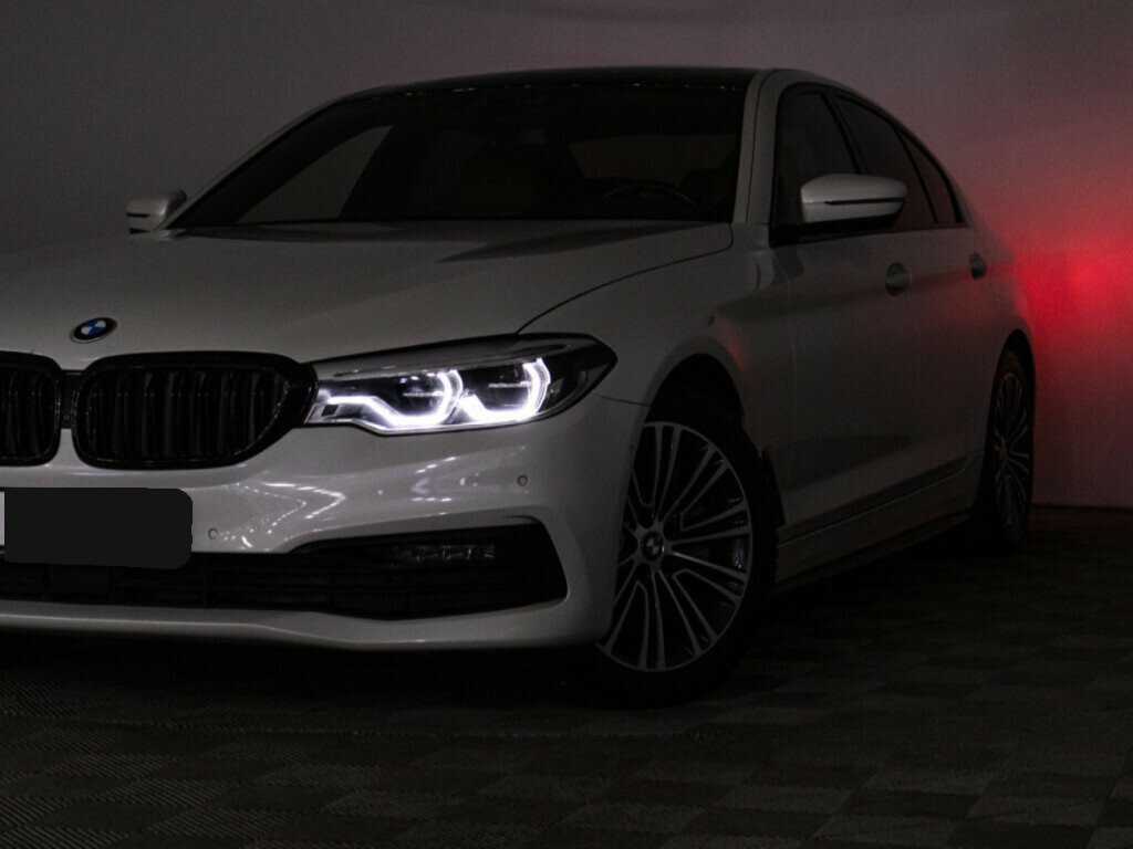 BMW 5 серии 540i, 2019 Фото №35