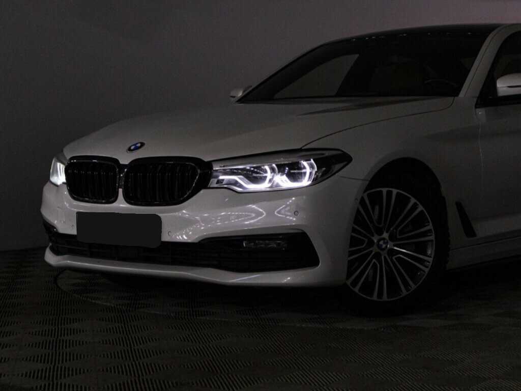 BMW 5 серии 540i, 2019 Фото №36