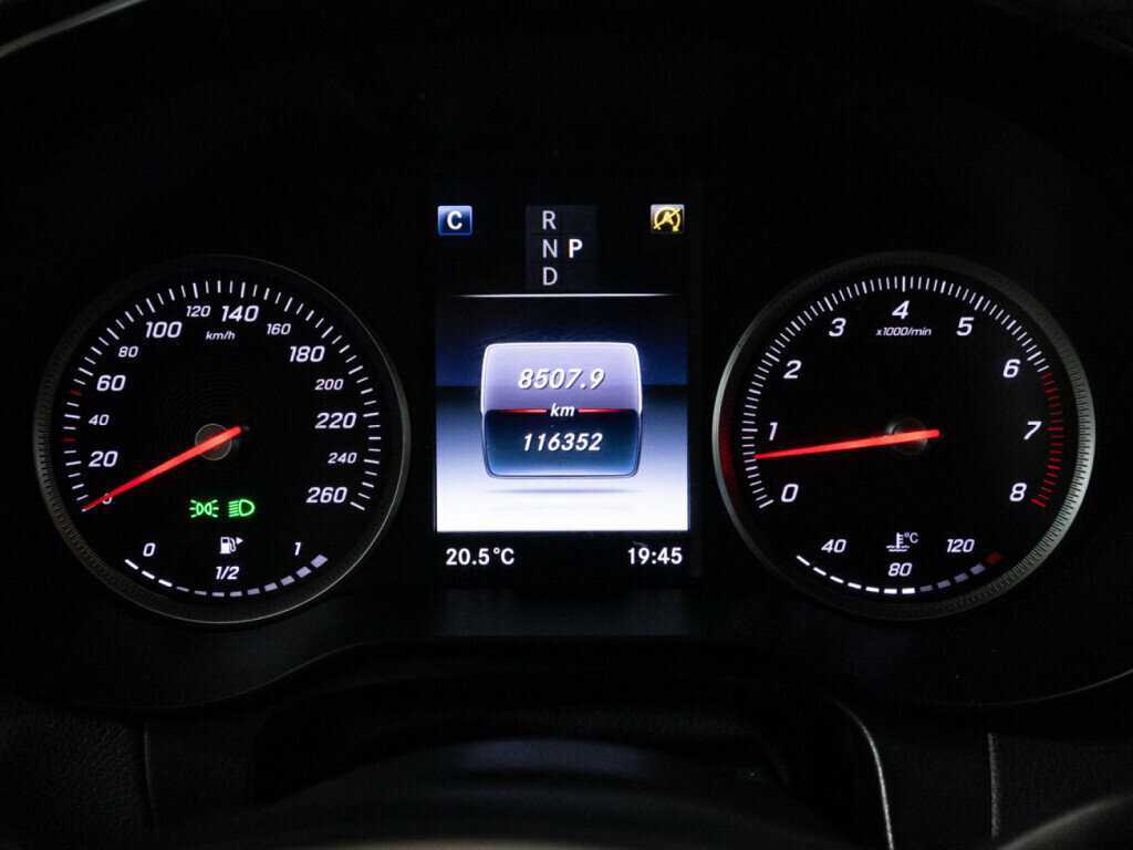 Mercedes-Benz GLC Coupe 300, 2018 Фото №12